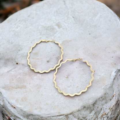 A golden wave earrings