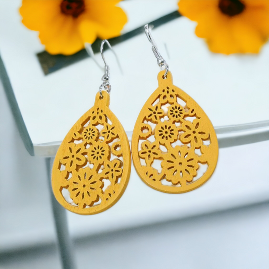 A flower party earrings