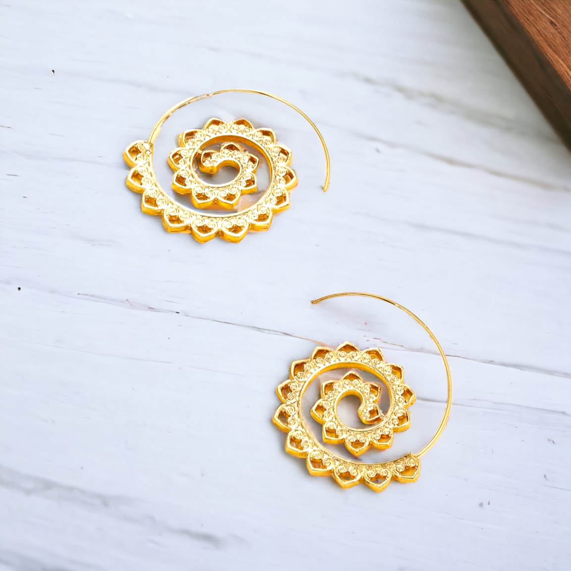 A royal spin earrings