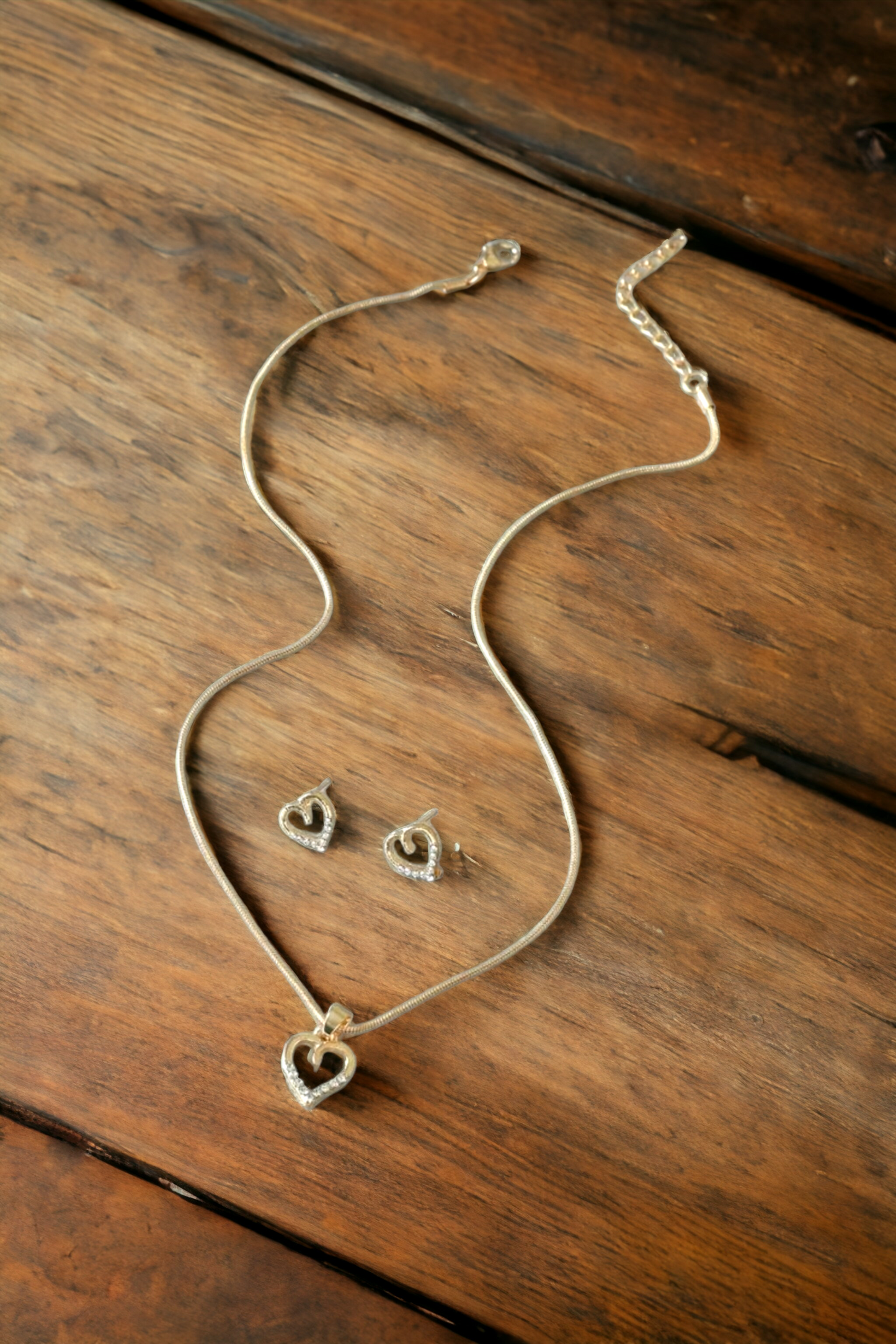 Dainty heart necklace set