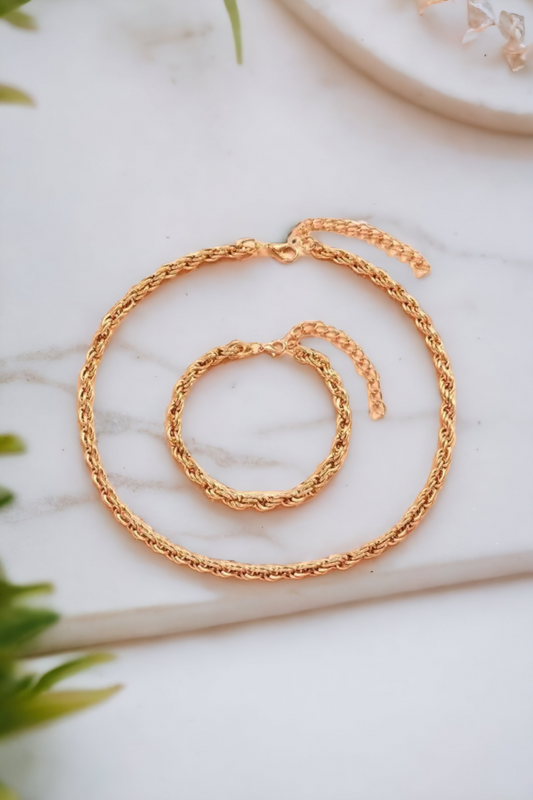 Golden ropes necklace set