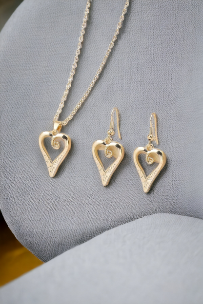 Heart string necklace set