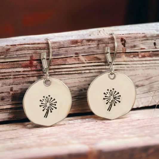 Whisper in the wind round earrings