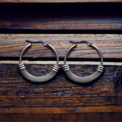 Screened earrings and bracelet set