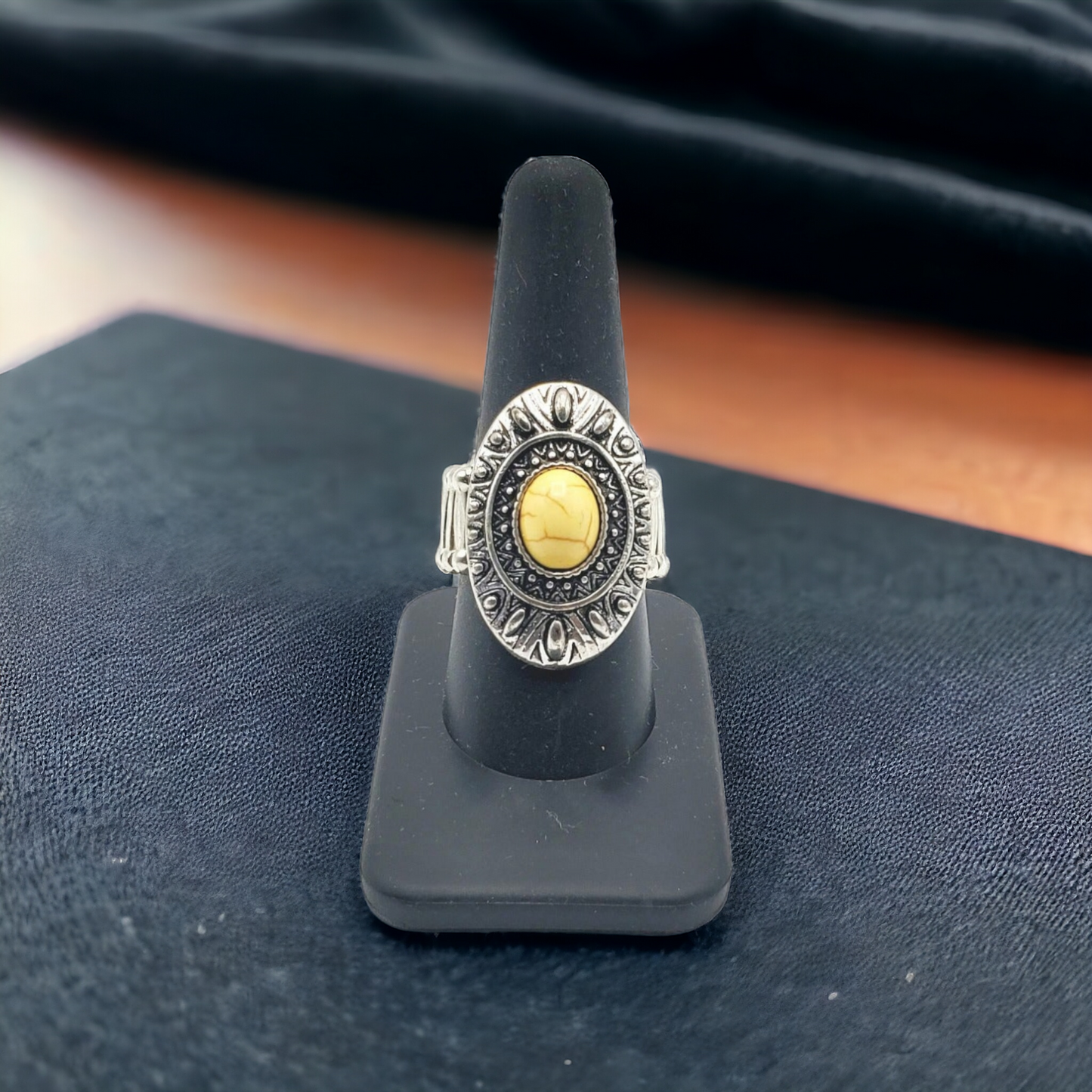 Yellow cracked stone ring