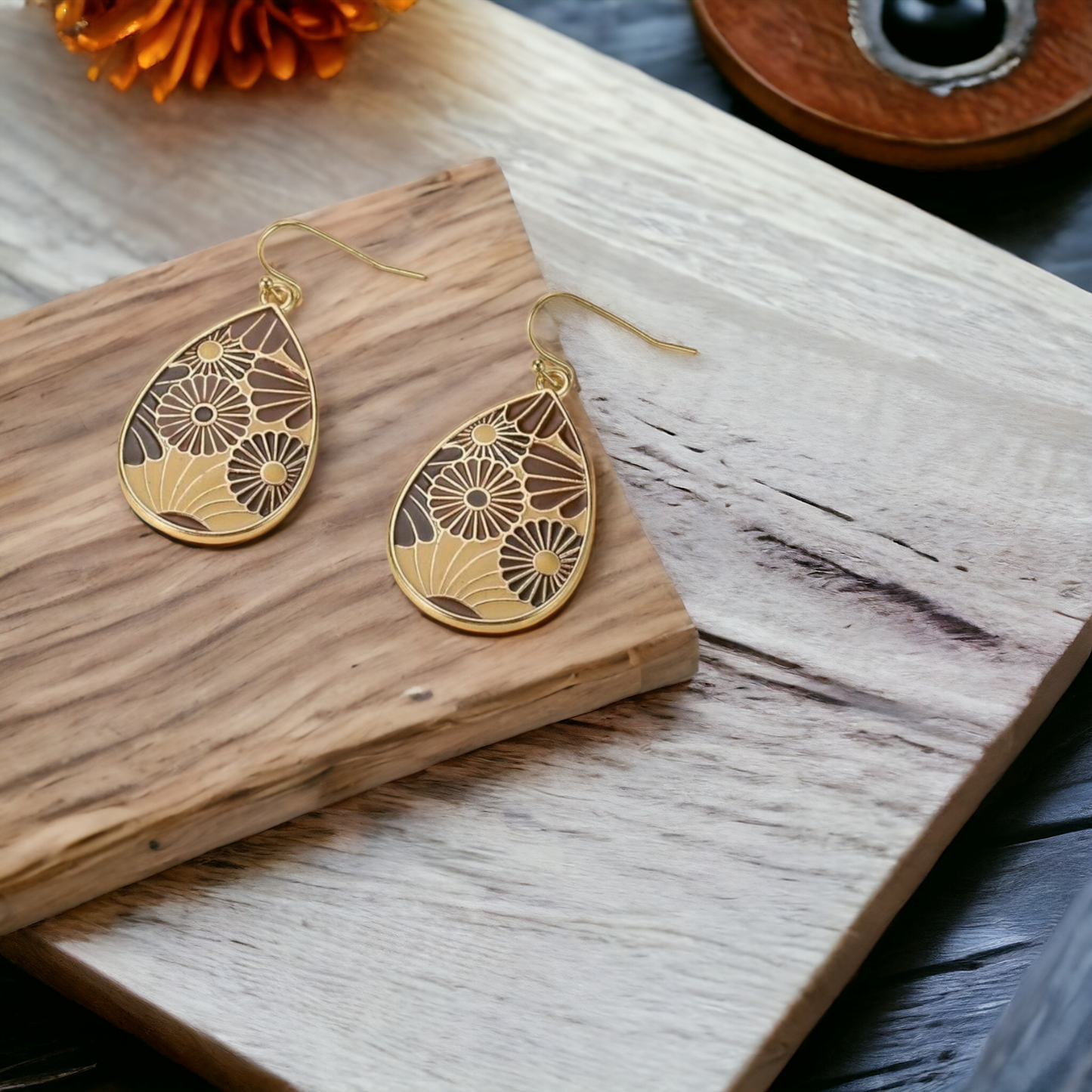 Flower fan earrings