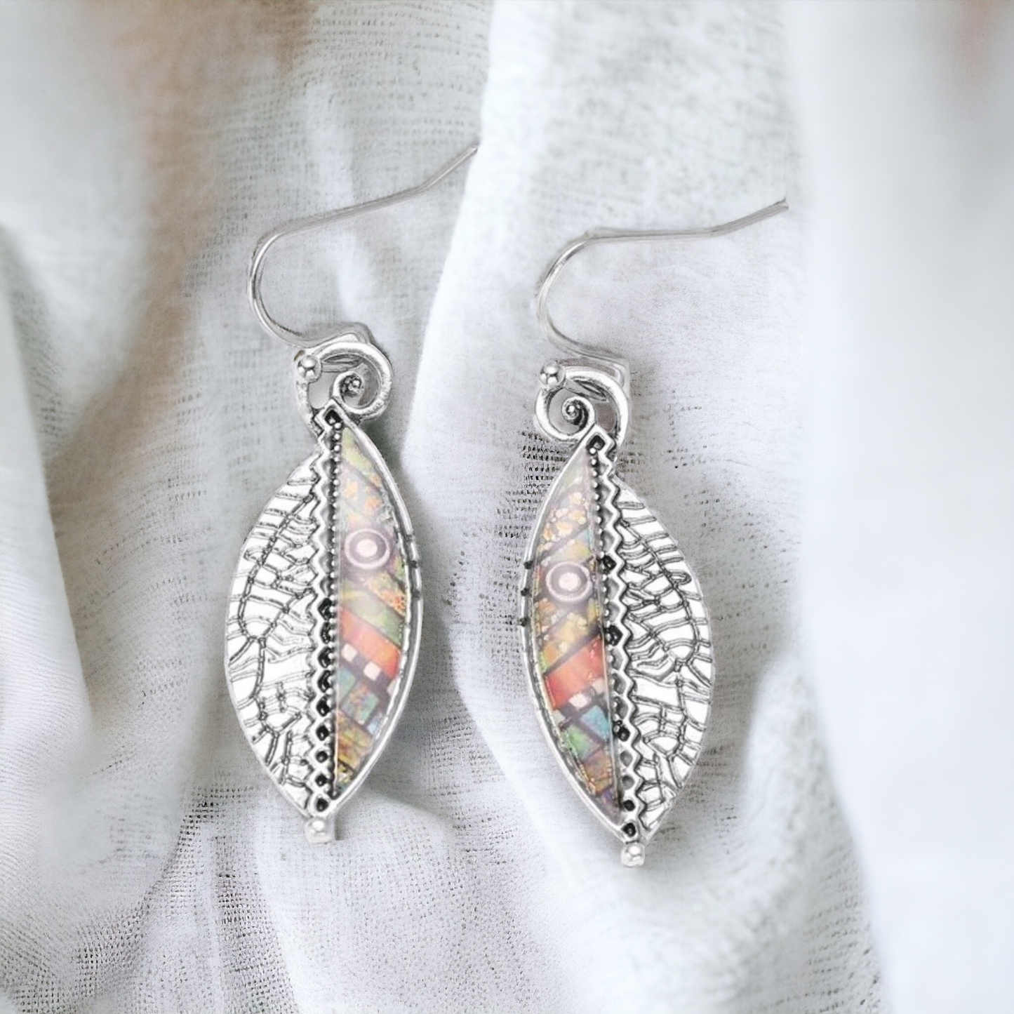 Jazzy leaf earrings