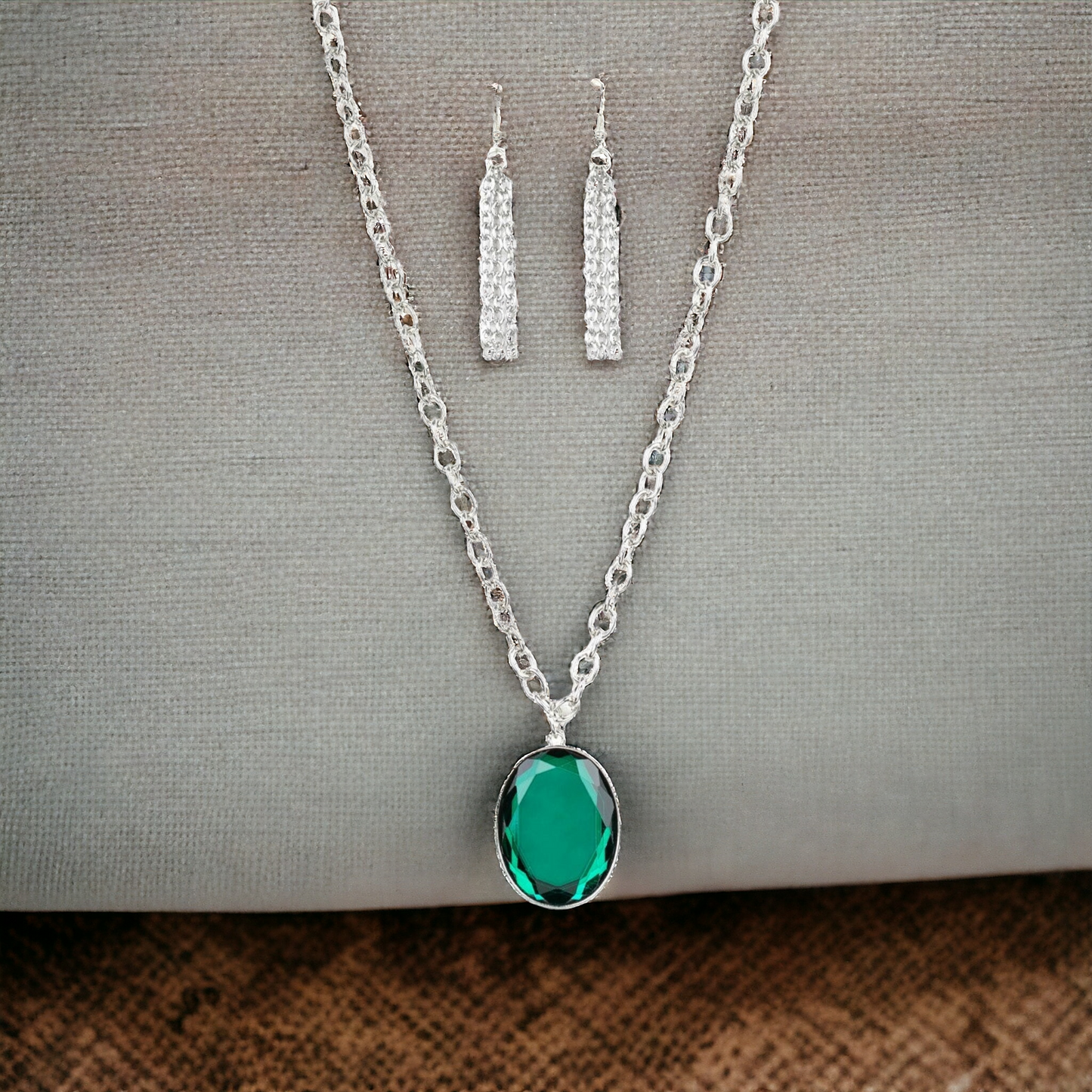 Light As HEIR - Green necklace