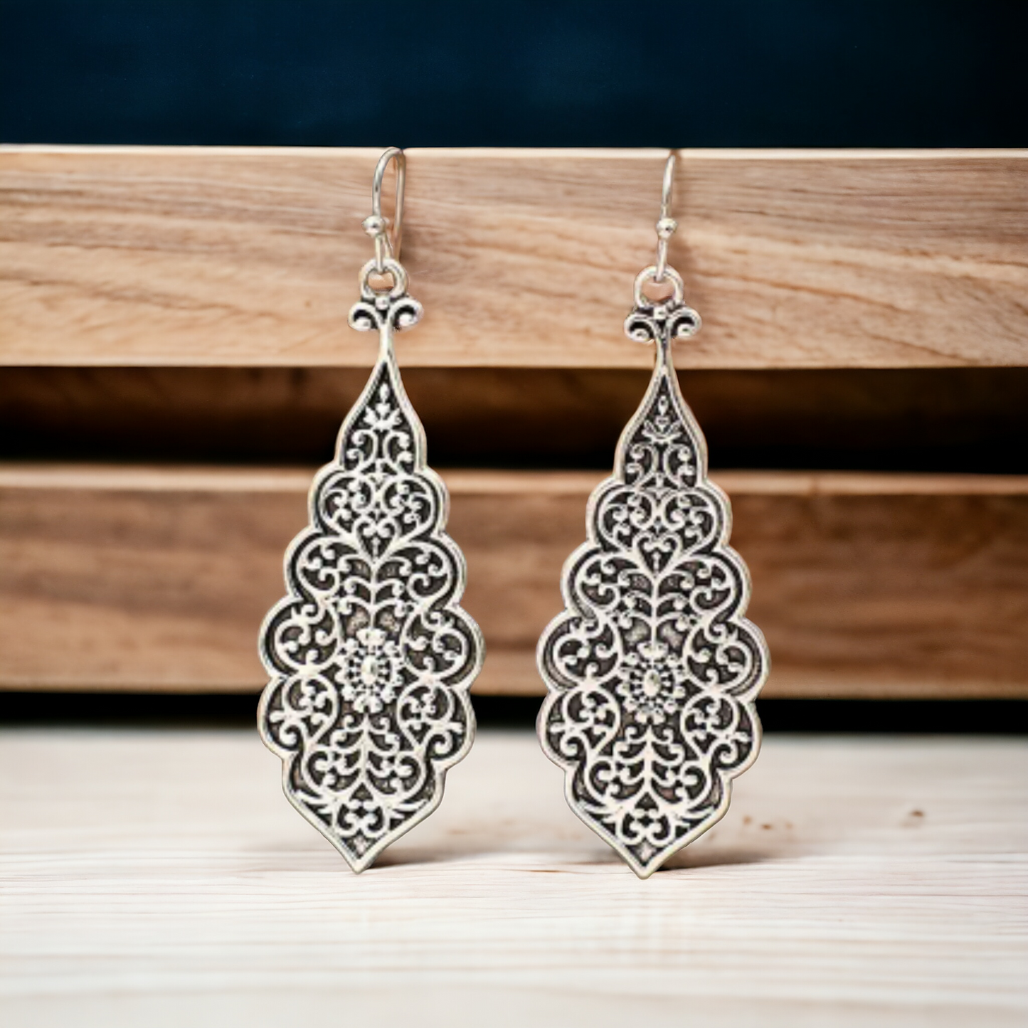 Carved retro earrings