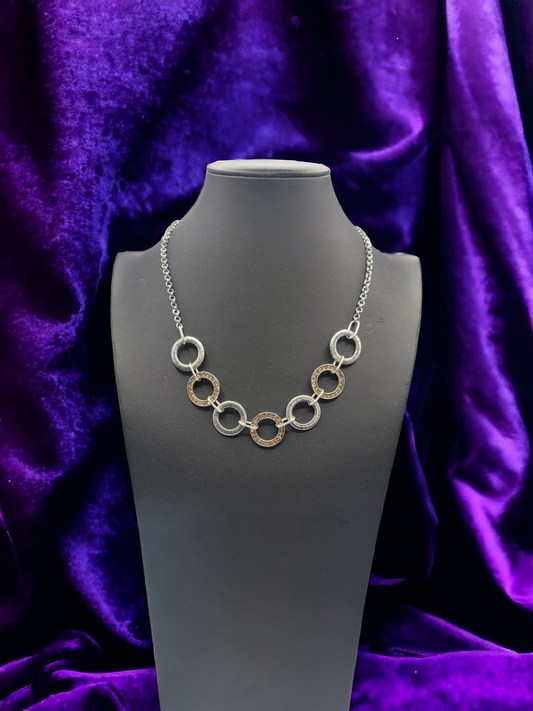 Chain-linked necklace