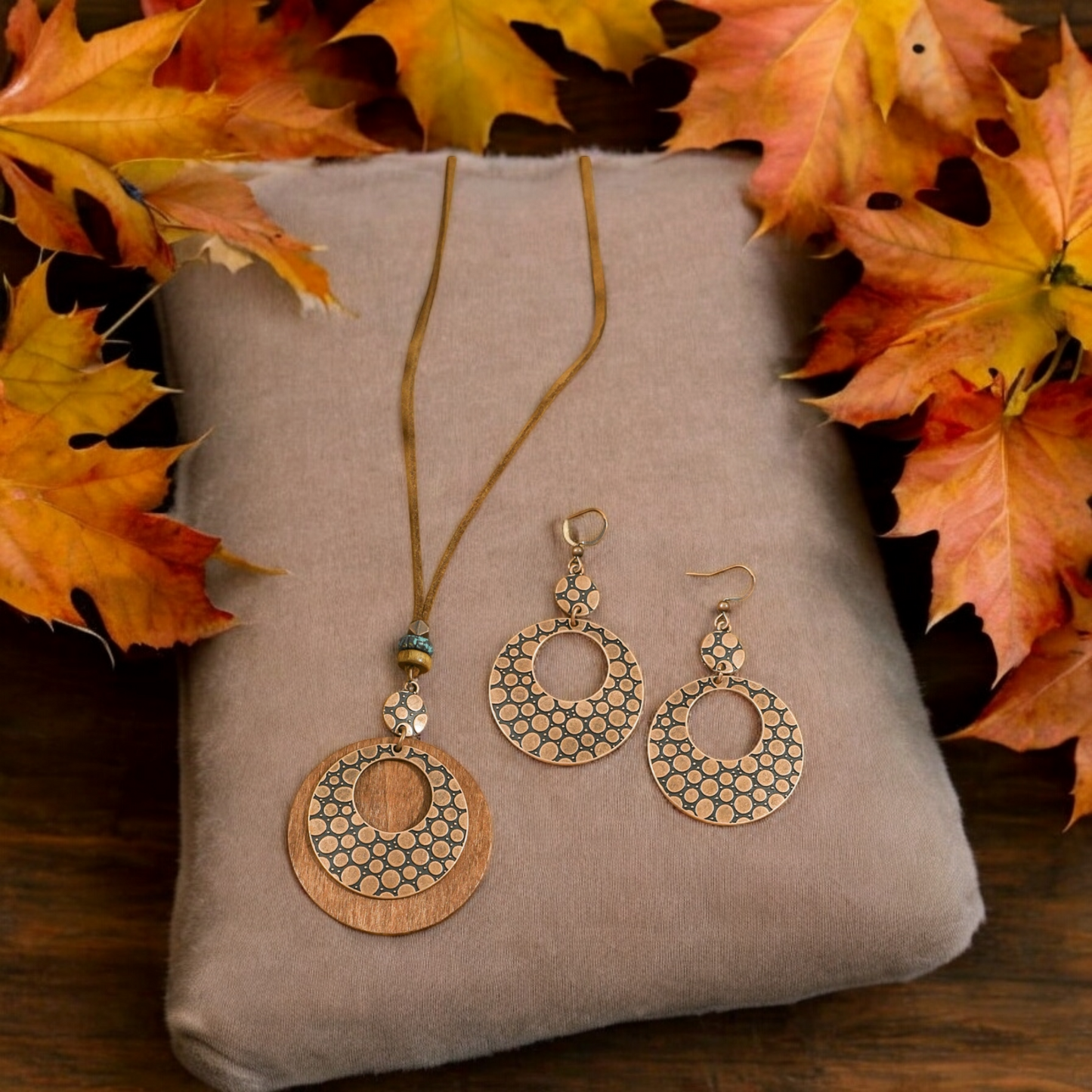 A rustic affair necklace and earring set