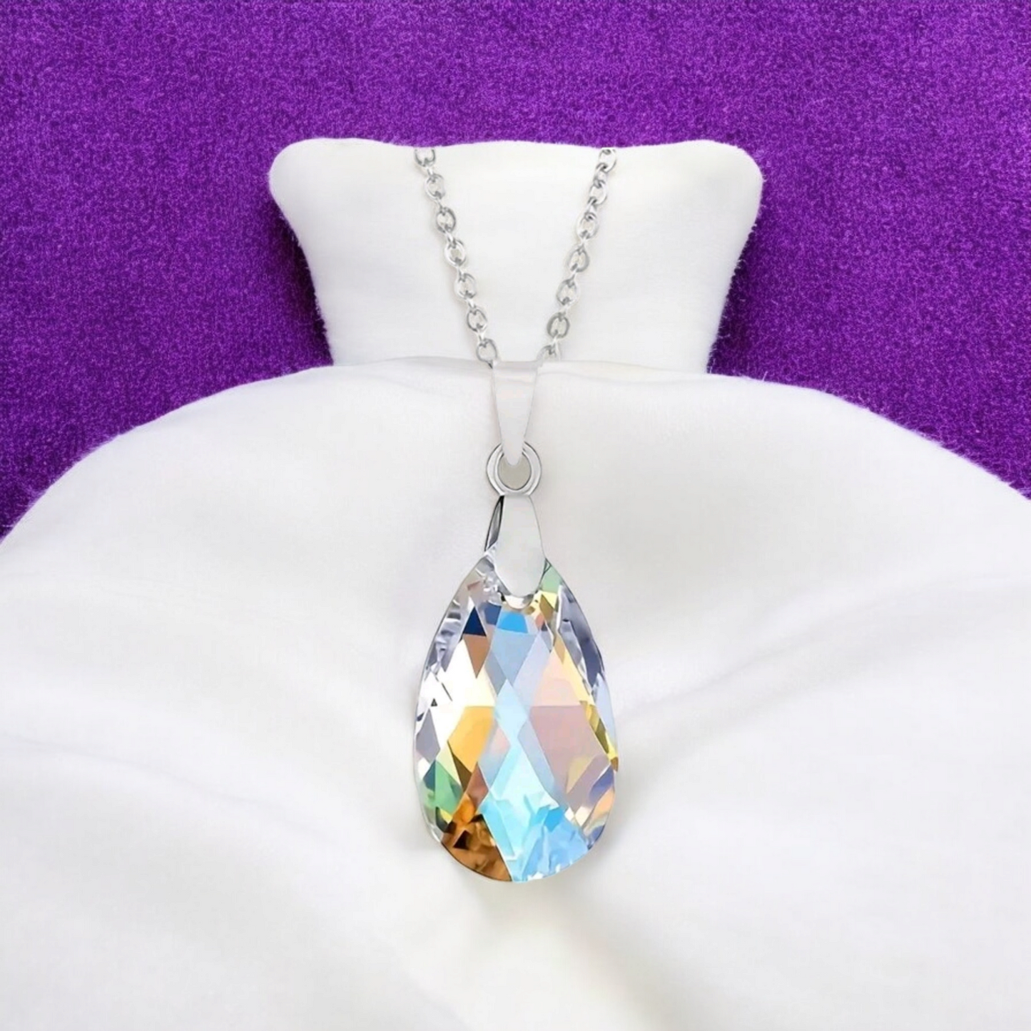 Crystal gaze necklace and earring set