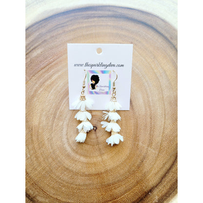 Flower toss earrings