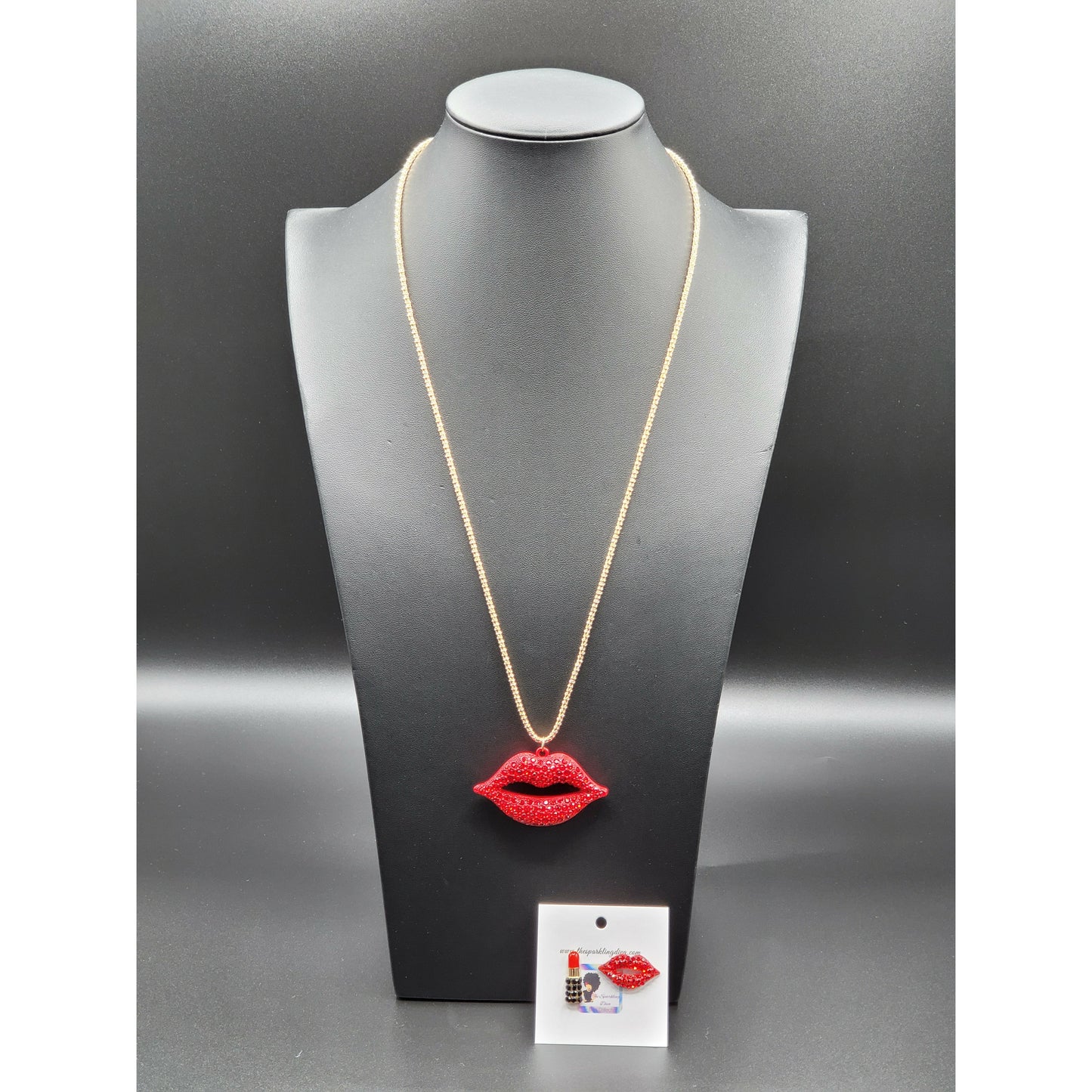 Pucker up necklace